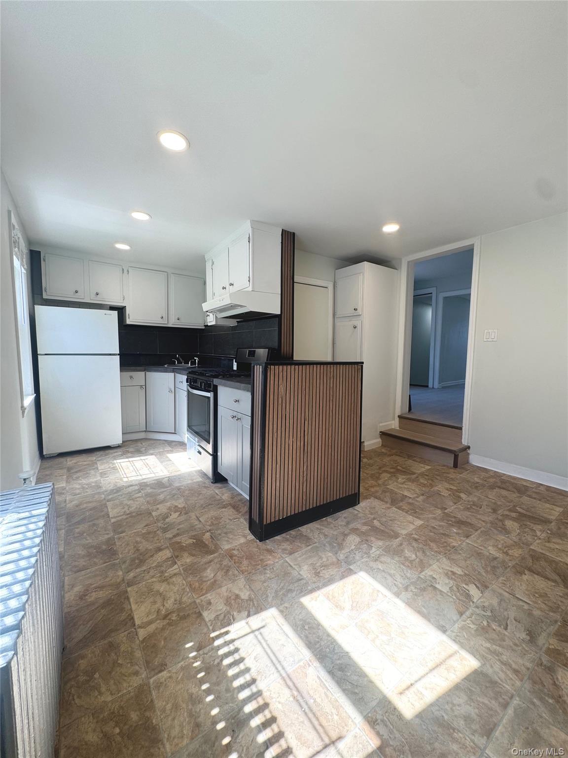 249 N Macquesten Parkway Floor #2 Property Photo 1
