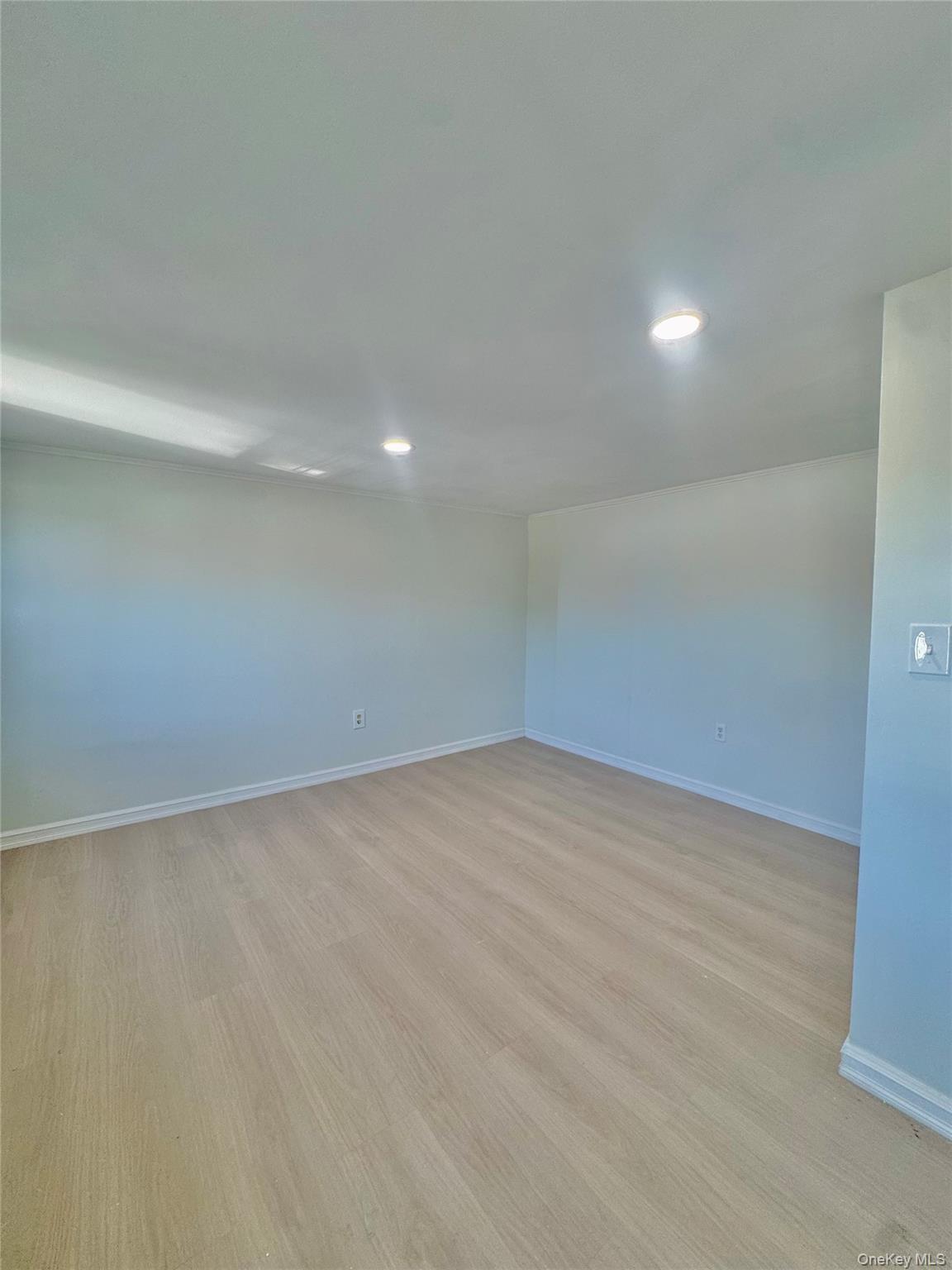 249 N Macquesten Parkway Floor #2 Property Photo 4