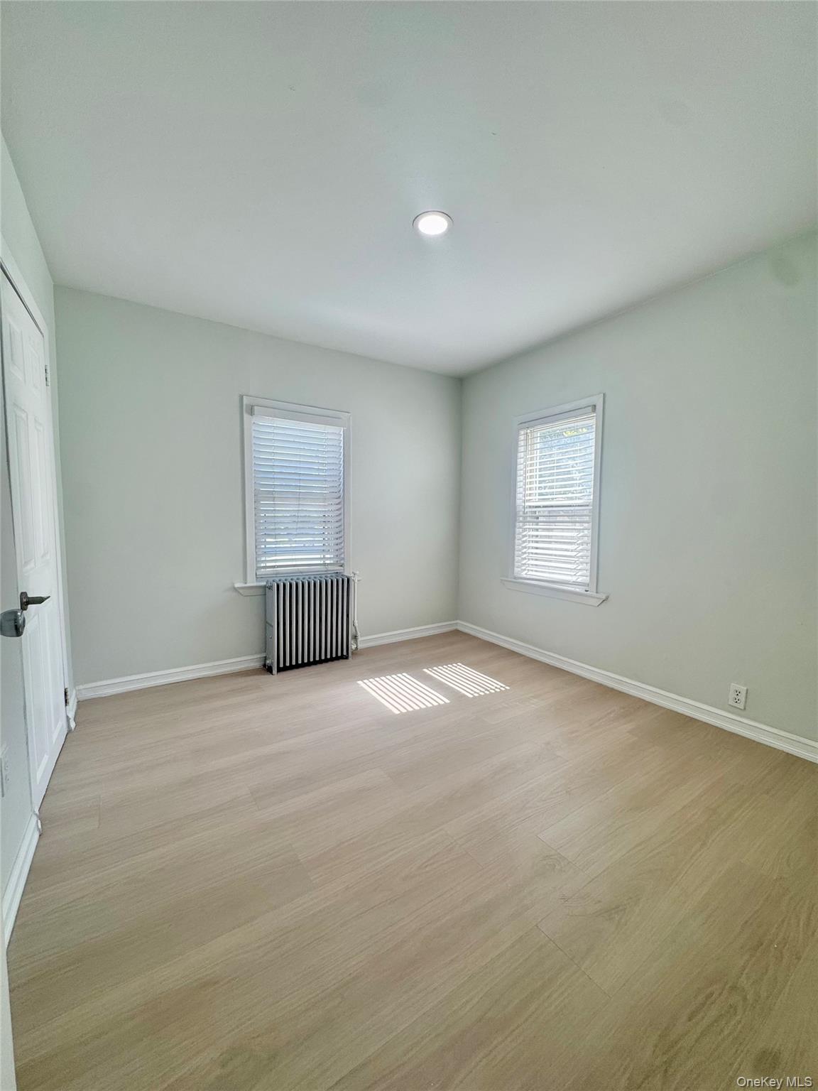 249 N Macquesten Parkway Floor #2 Property Photo 6