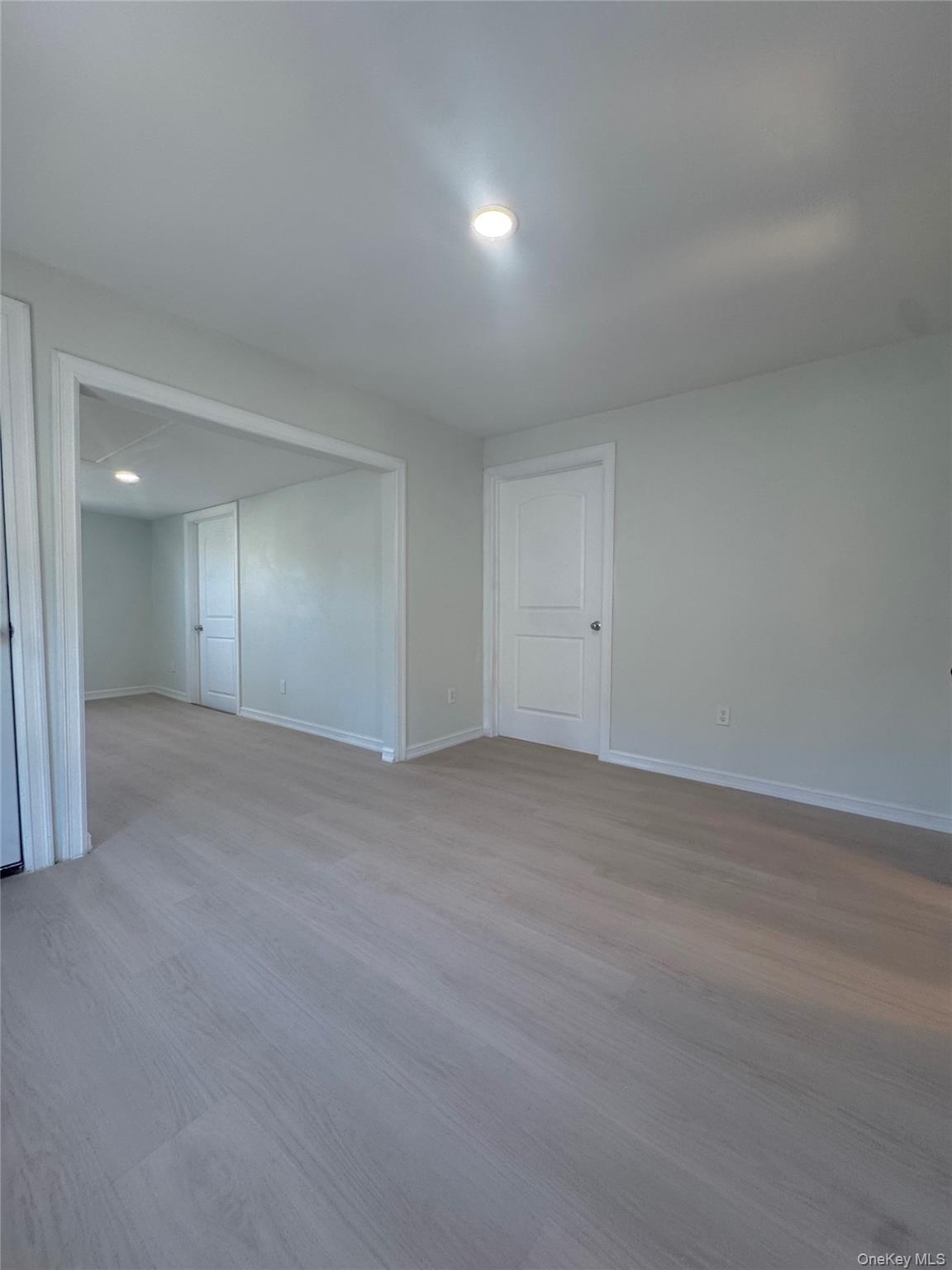 249 N Macquesten Parkway Floor #2 Property Photo 8
