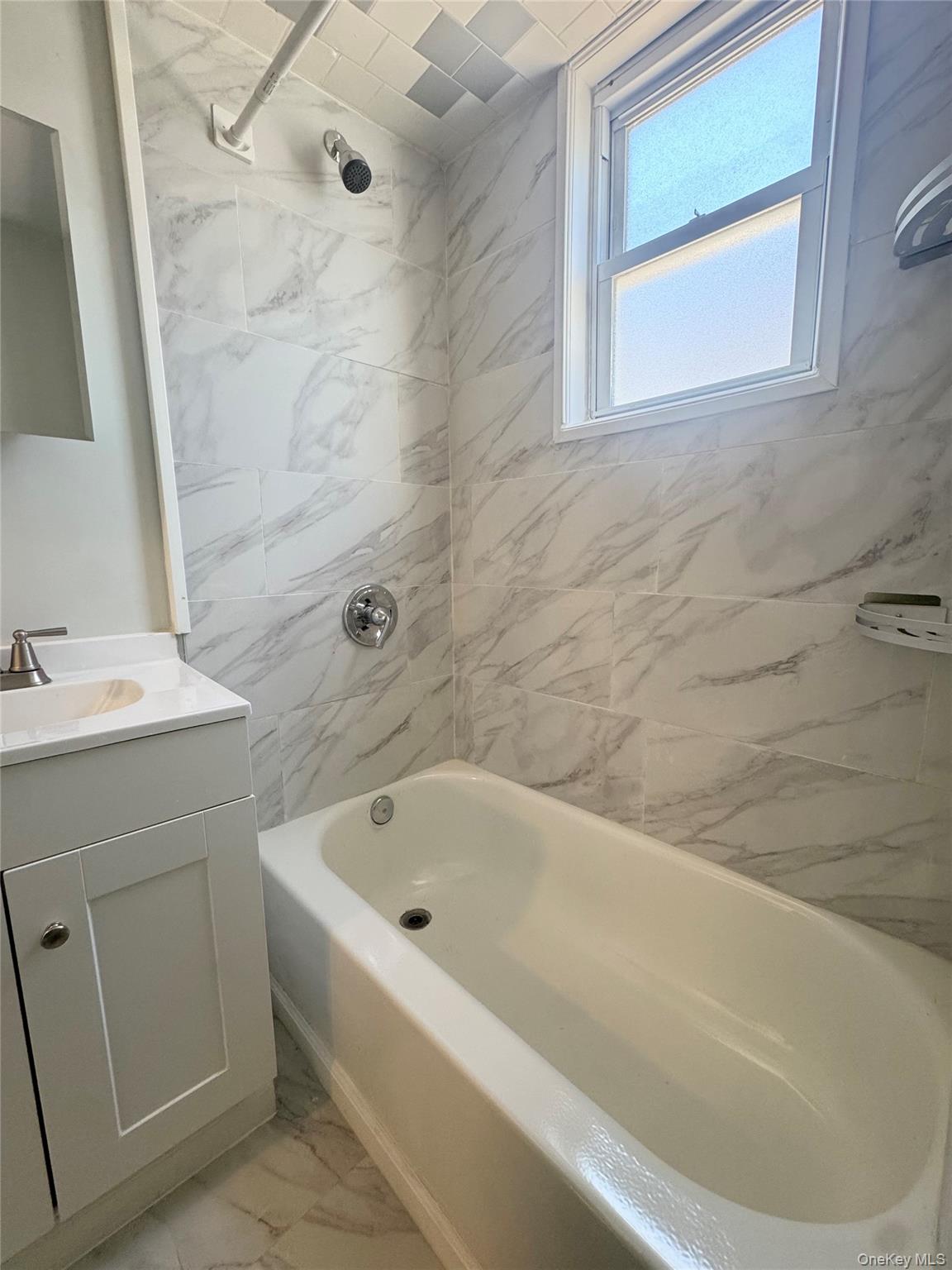 249 N Macquesten Parkway Floor #2 Property Photo 9