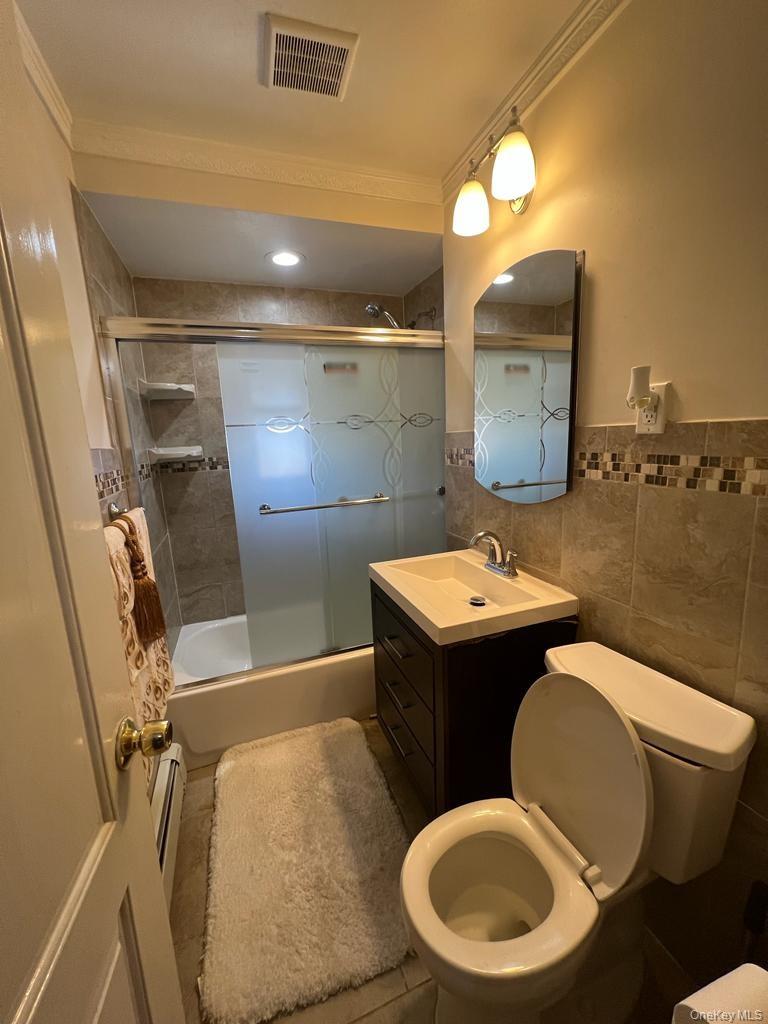 1023b E 229th Street Property Photo 9