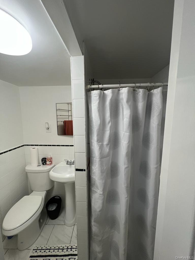 1023b E 229th Street Property Photo 12