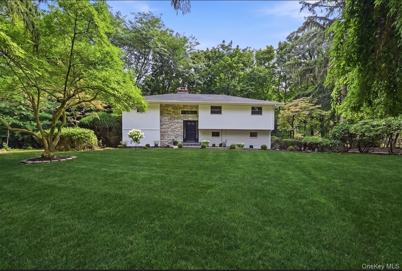 10 Moonedge Road Property Photo 1