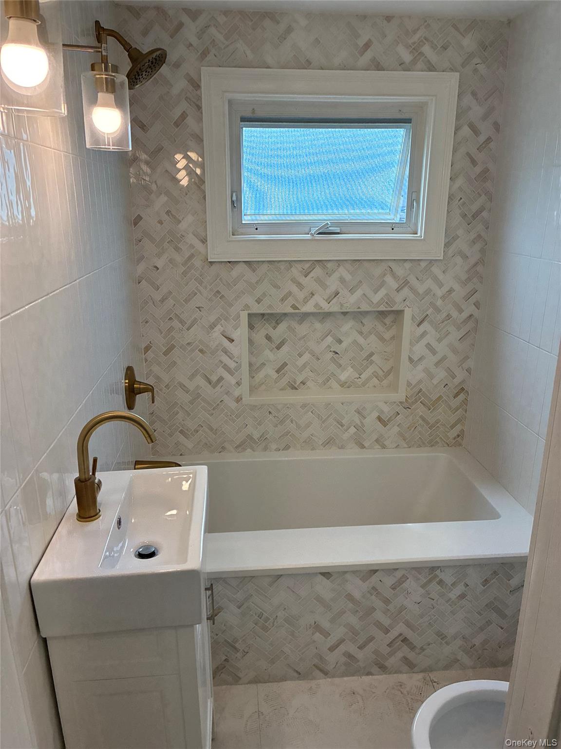 1301 Times Avenue Property Photo 6