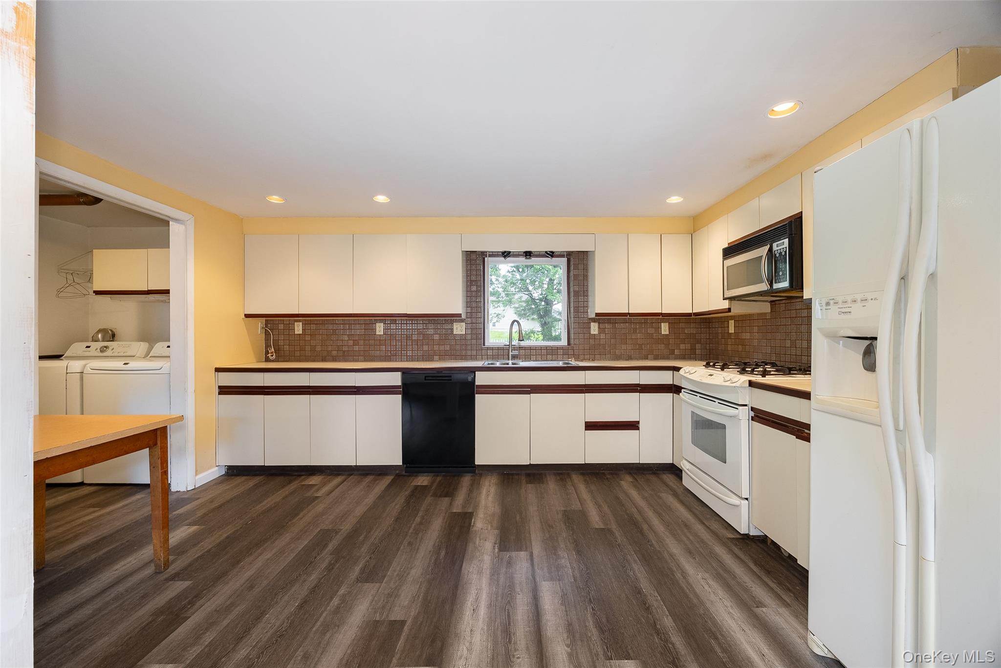19 Tor Road Property Photo 18