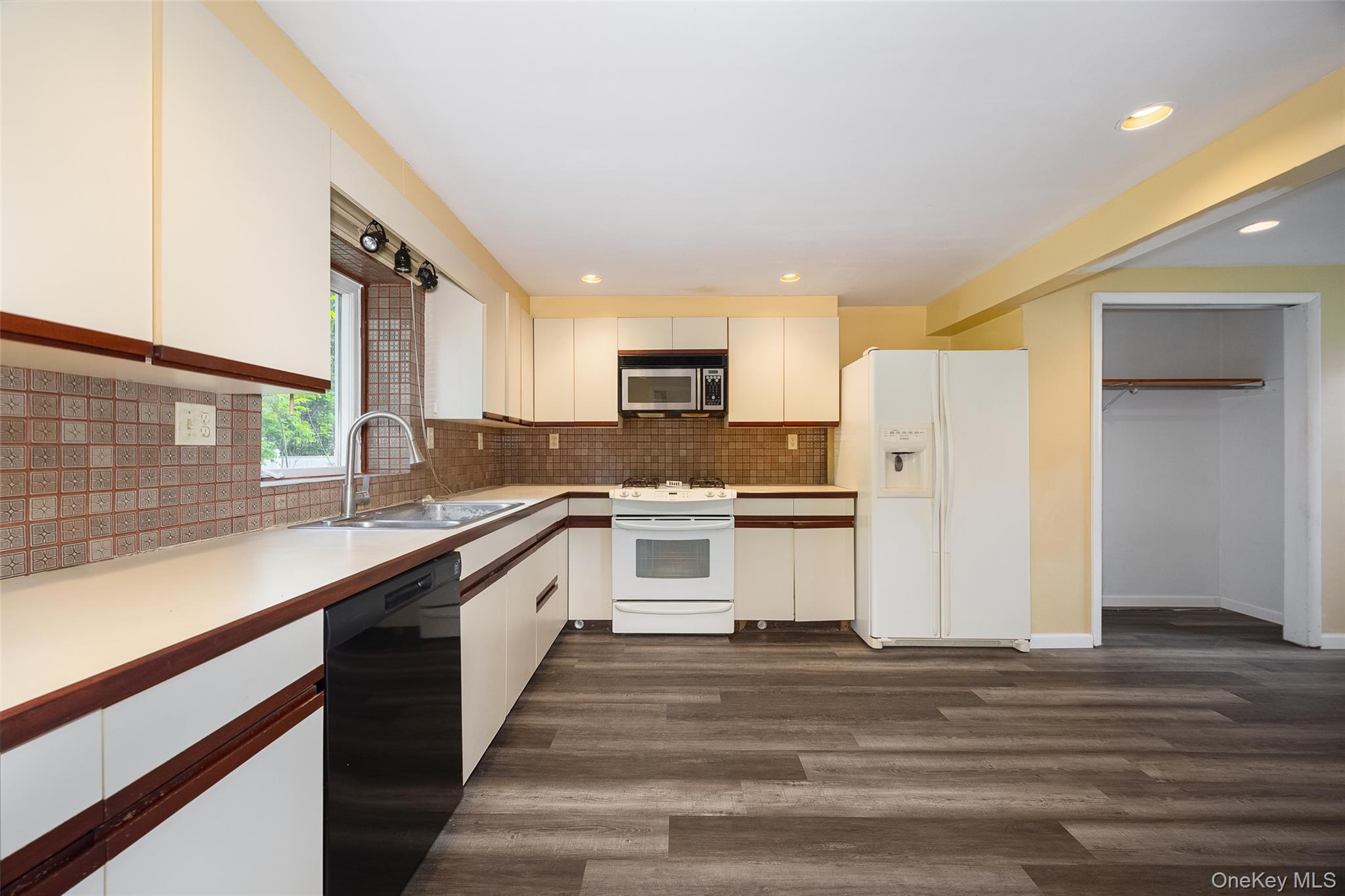 19 Tor Road Property Photo 19