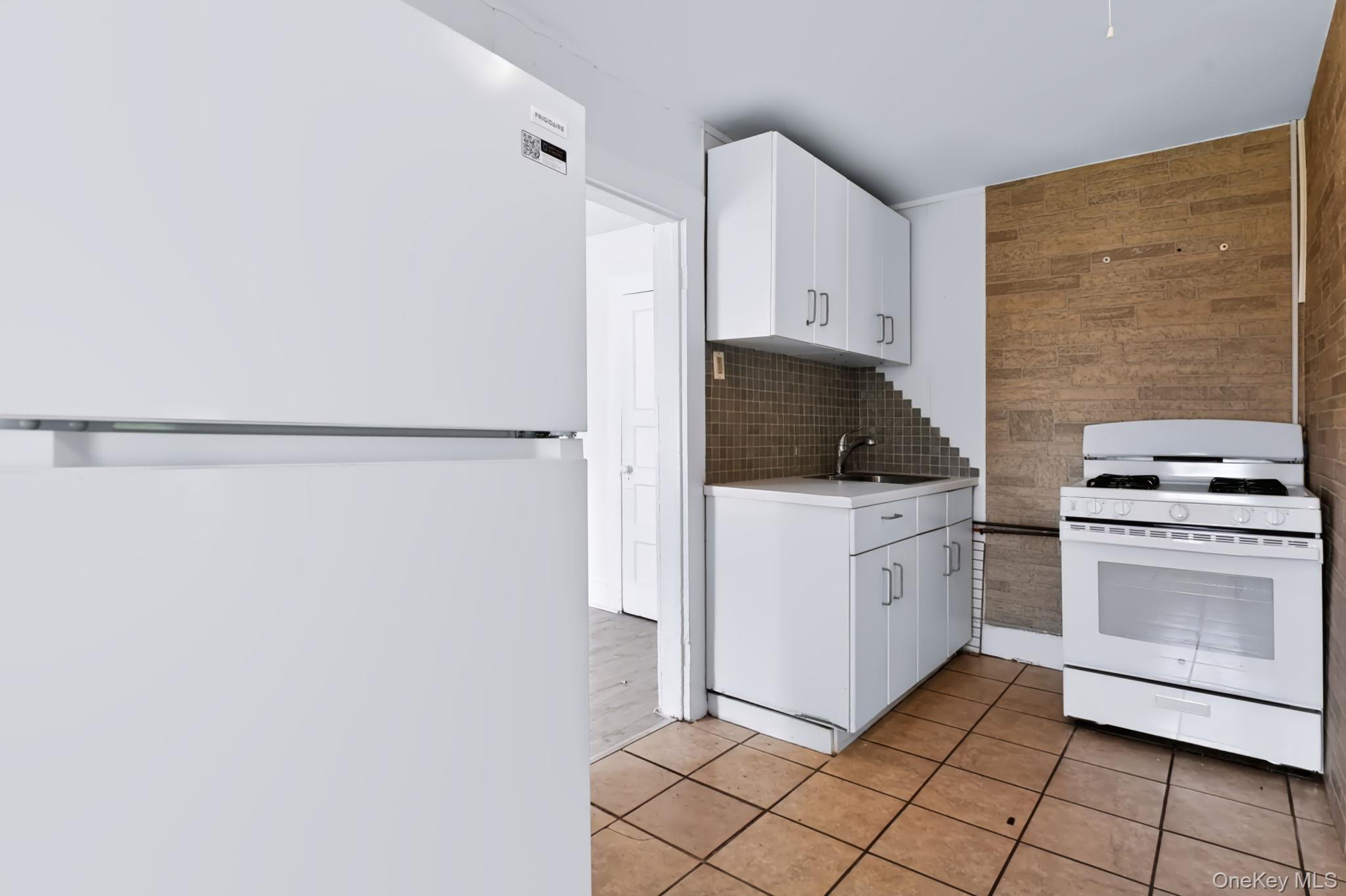 315 Tower Avenue C Property Photo 8