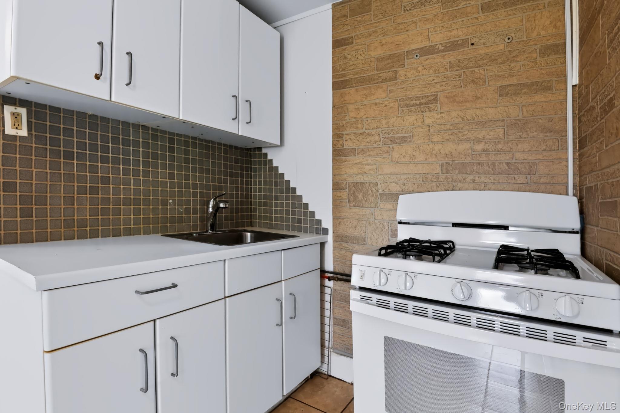 315 Tower Avenue C Property Photo 10