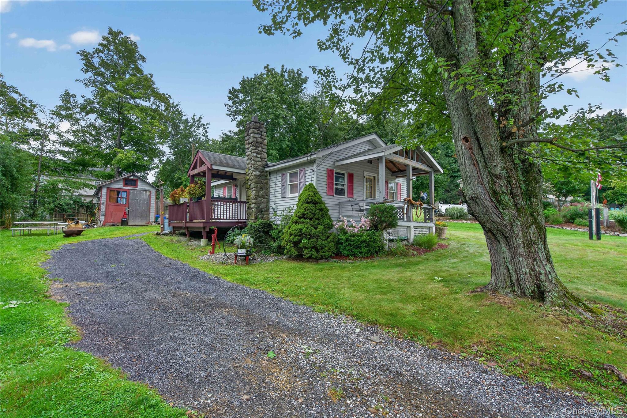 33 E Crossman Avenue Property Photo 3
