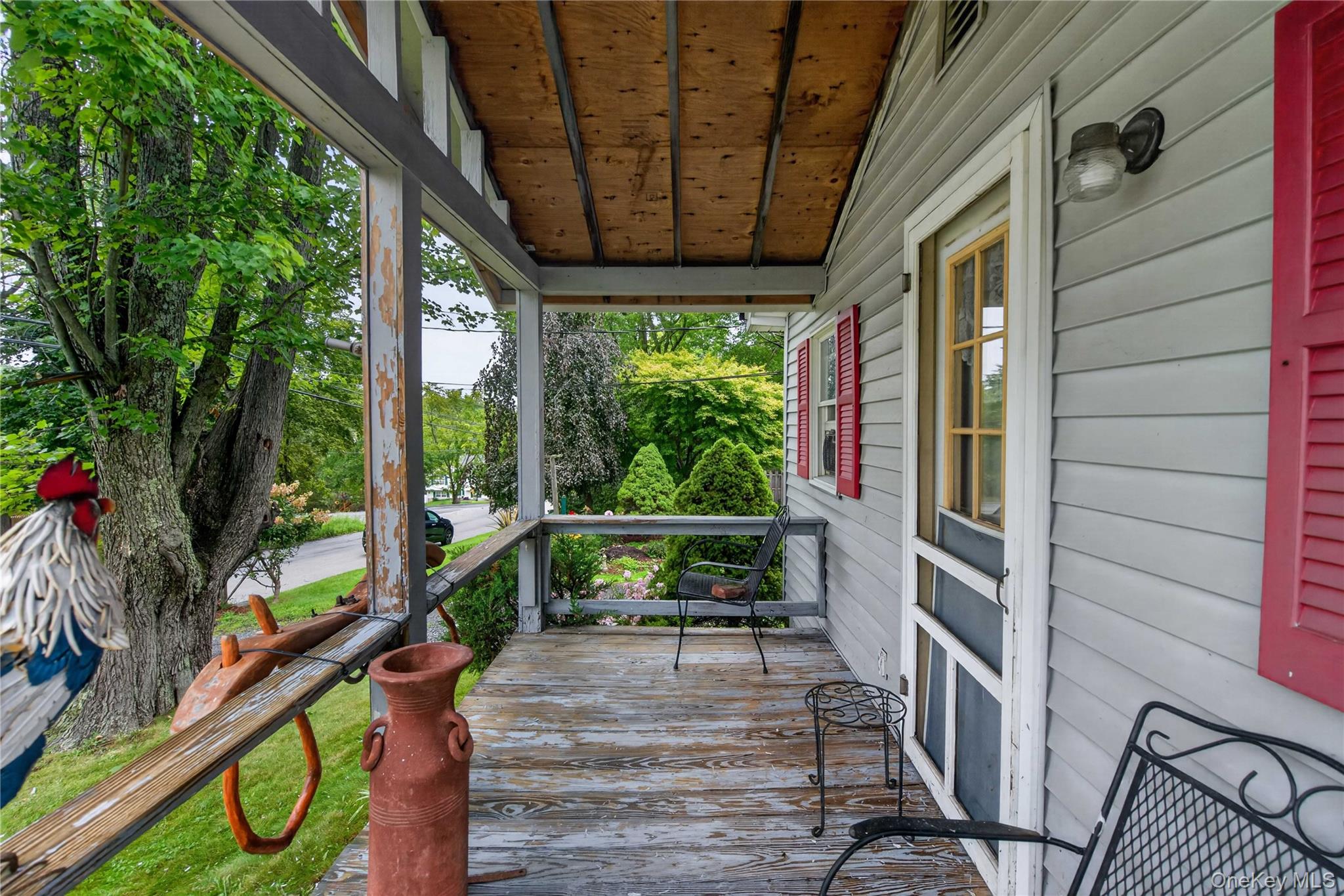 33 E Crossman Avenue Property Photo 4