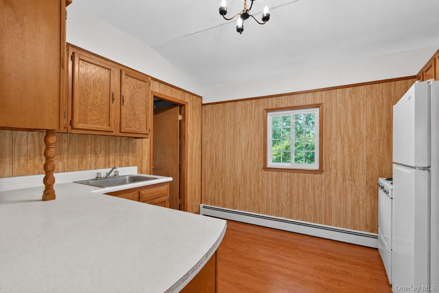 33 E Crossman Avenue Property Photo 23