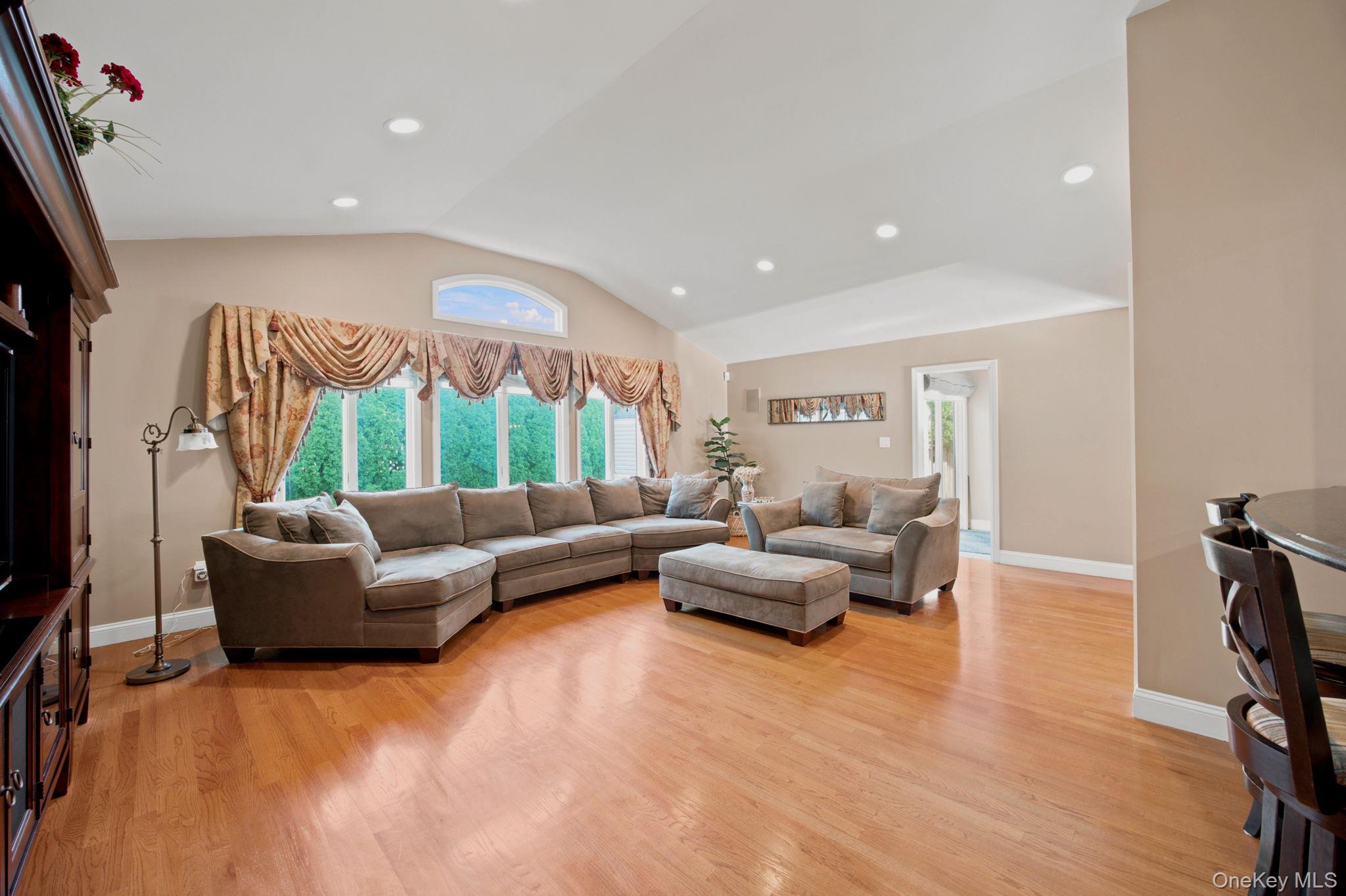 154 Celler Avenue Property Photo 13