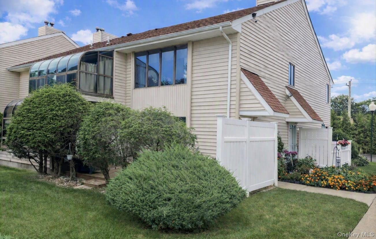 20 Laurel Avenue 60 Property Photo 1