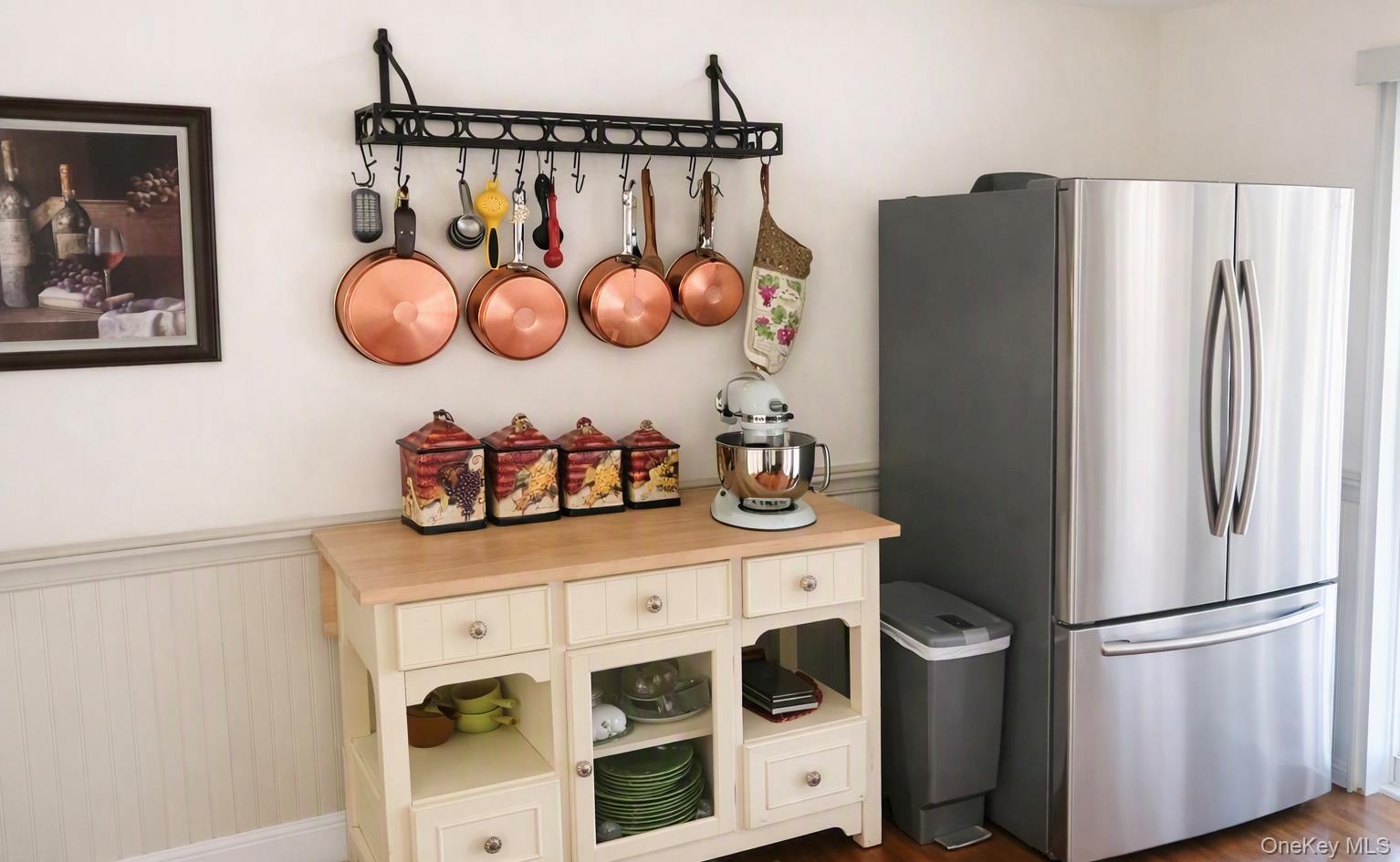 20 Laurel Avenue 60 Property Photo 3