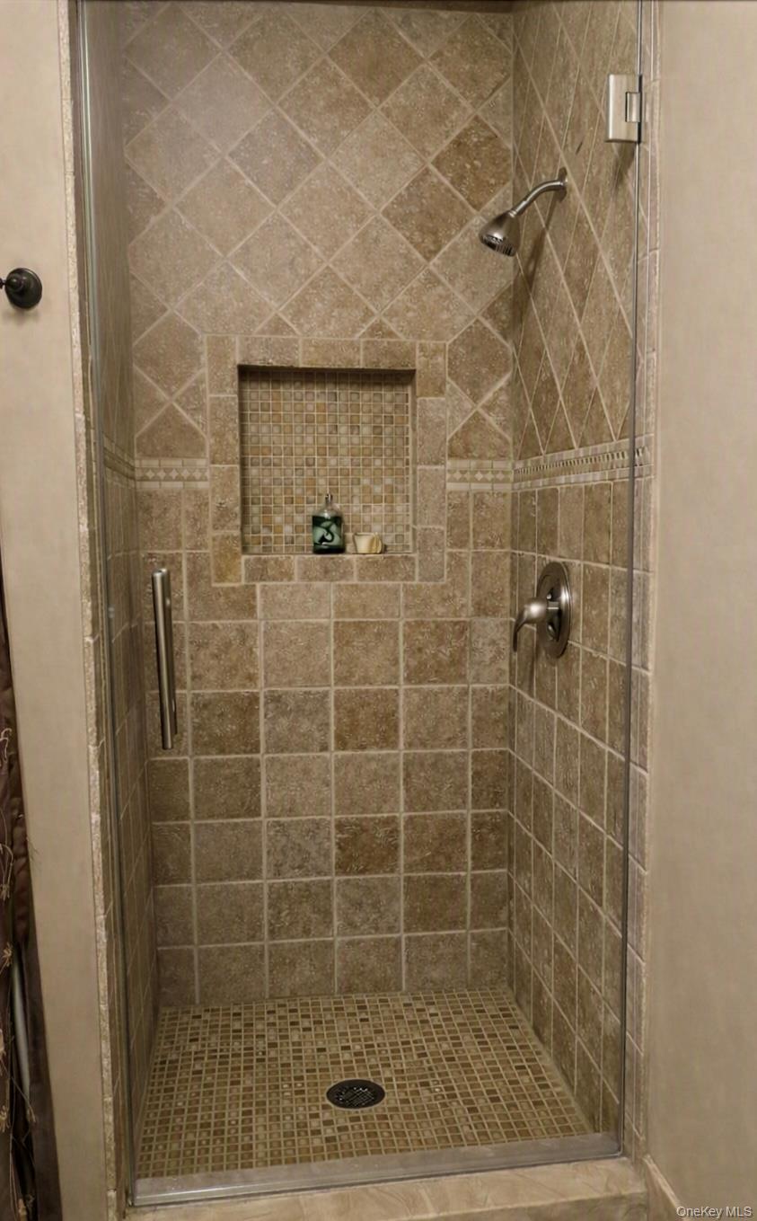 20 Laurel Avenue 60 Property Photo 7