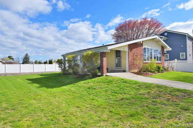 10 Pickwick Drive Property Photo 3
