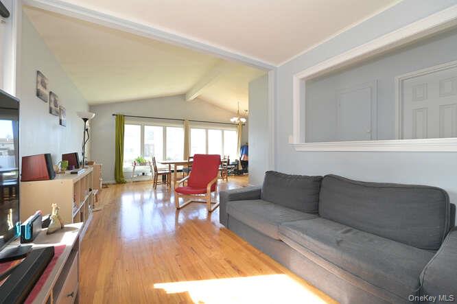 10 Pickwick Drive Property Photo 4