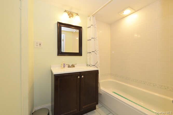 10 Pickwick Drive Property Photo 8