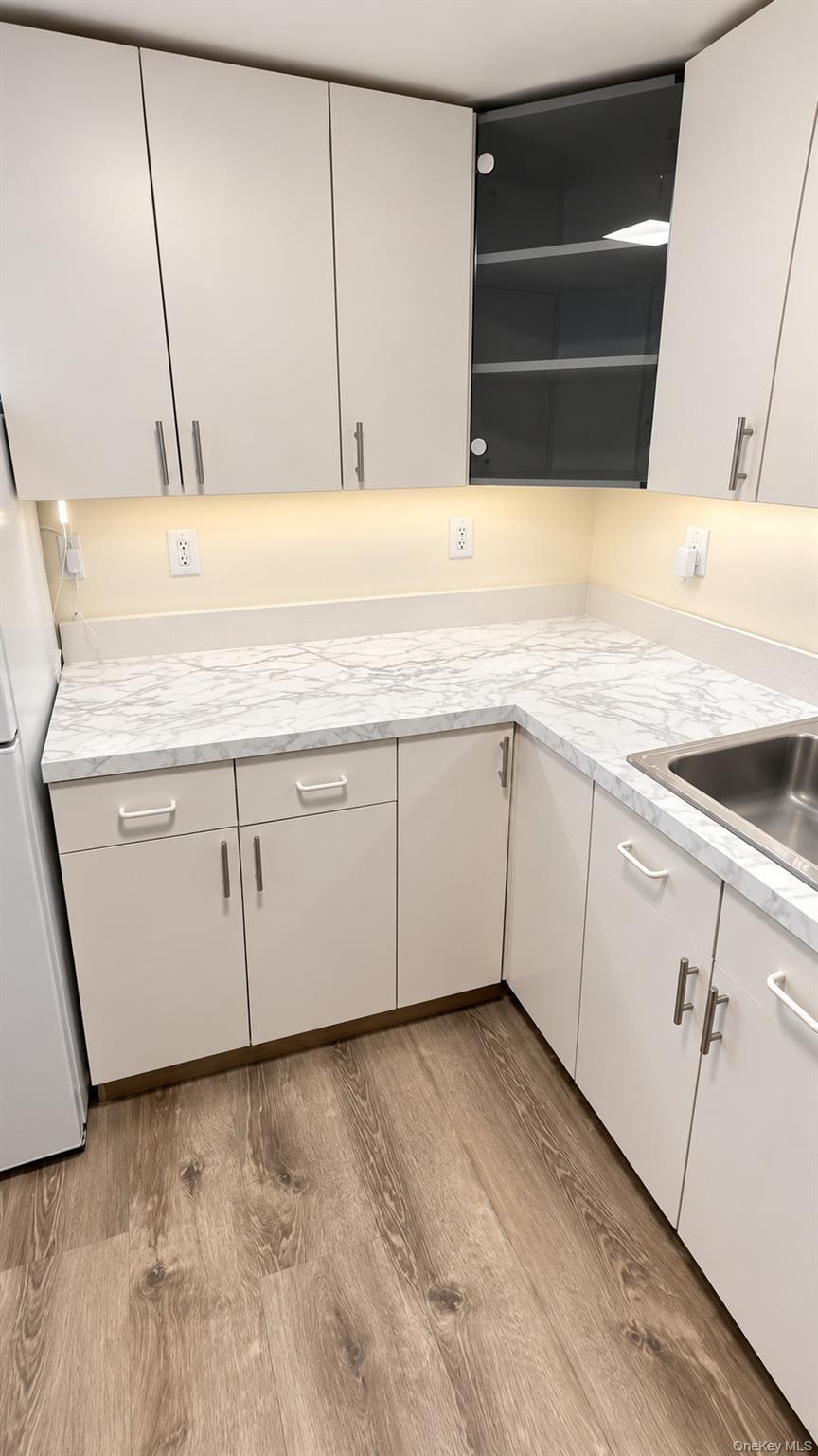 10 Pickwick Drive Property Photo 12