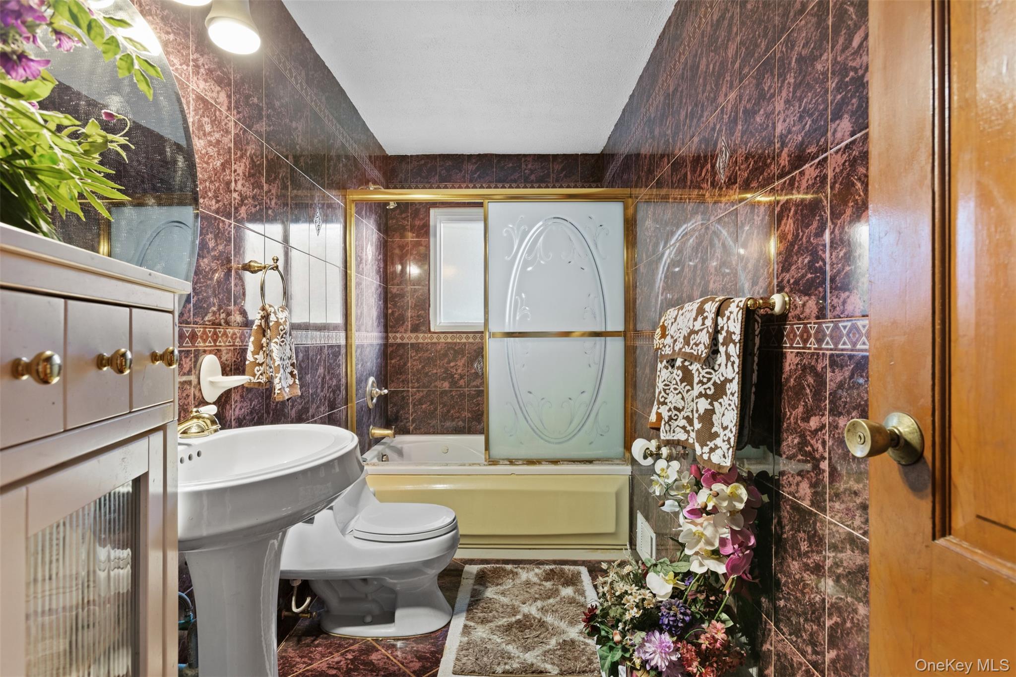 552 Briar Place Property Photo 8