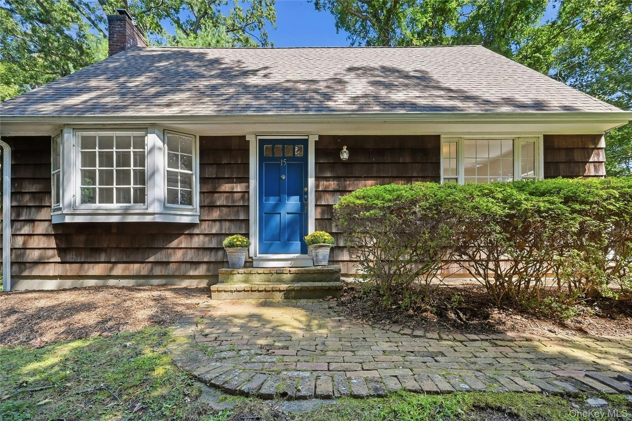 15 Shore Oaks Drive Property Photo 1