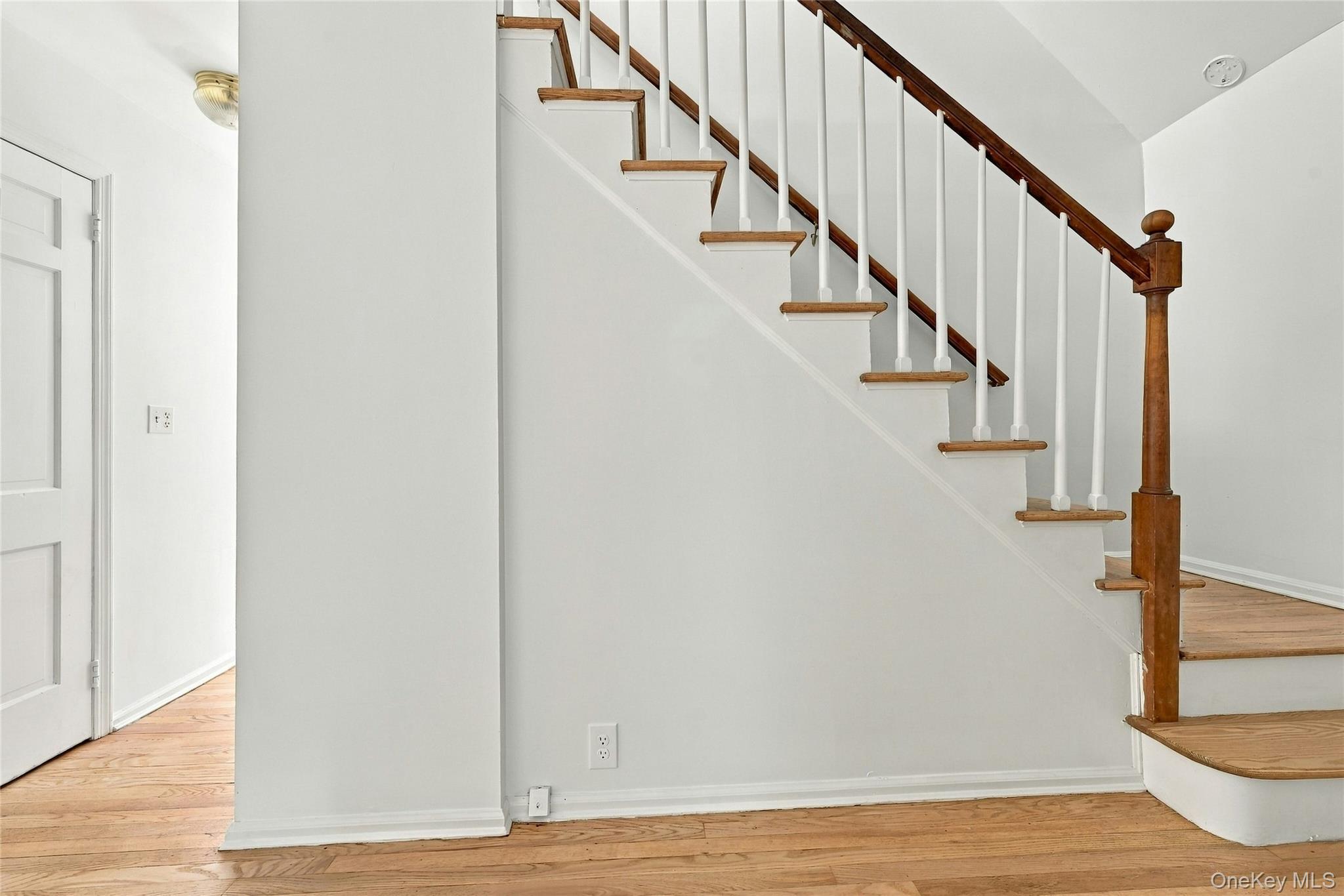 15 Shore Oaks Drive Property Photo 3