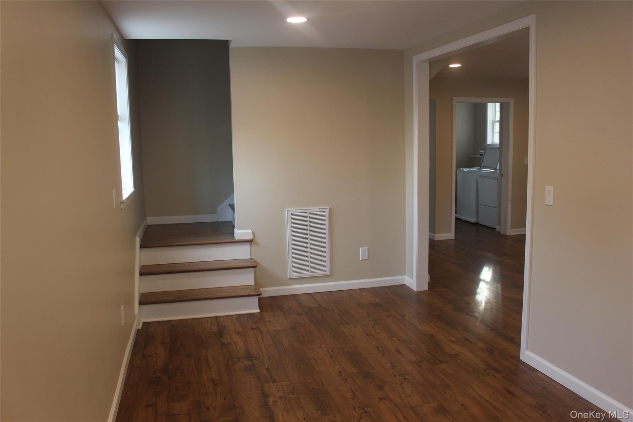 17 Bank Street Property Photo 2