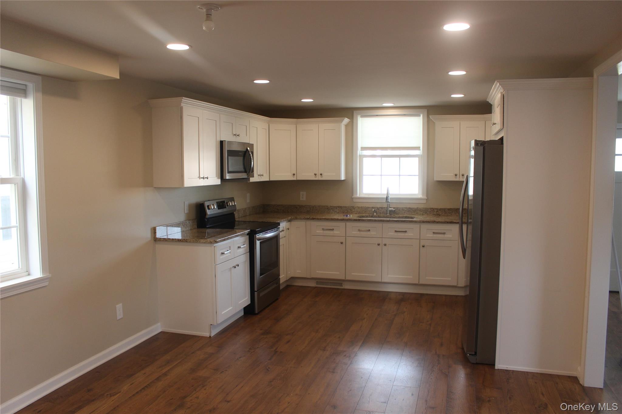 17 Bank Street Property Photo 3