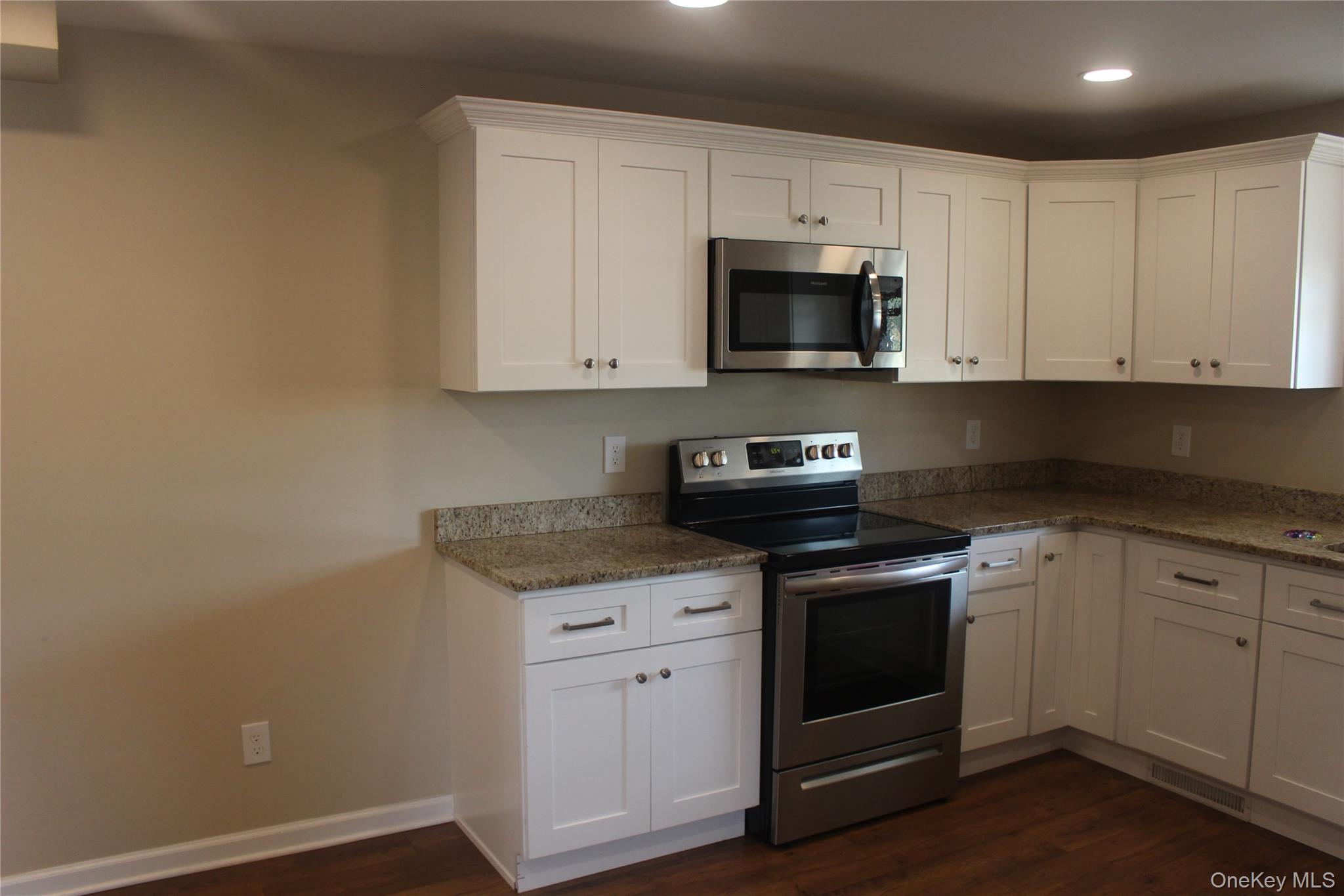 17 Bank Street Property Photo 4