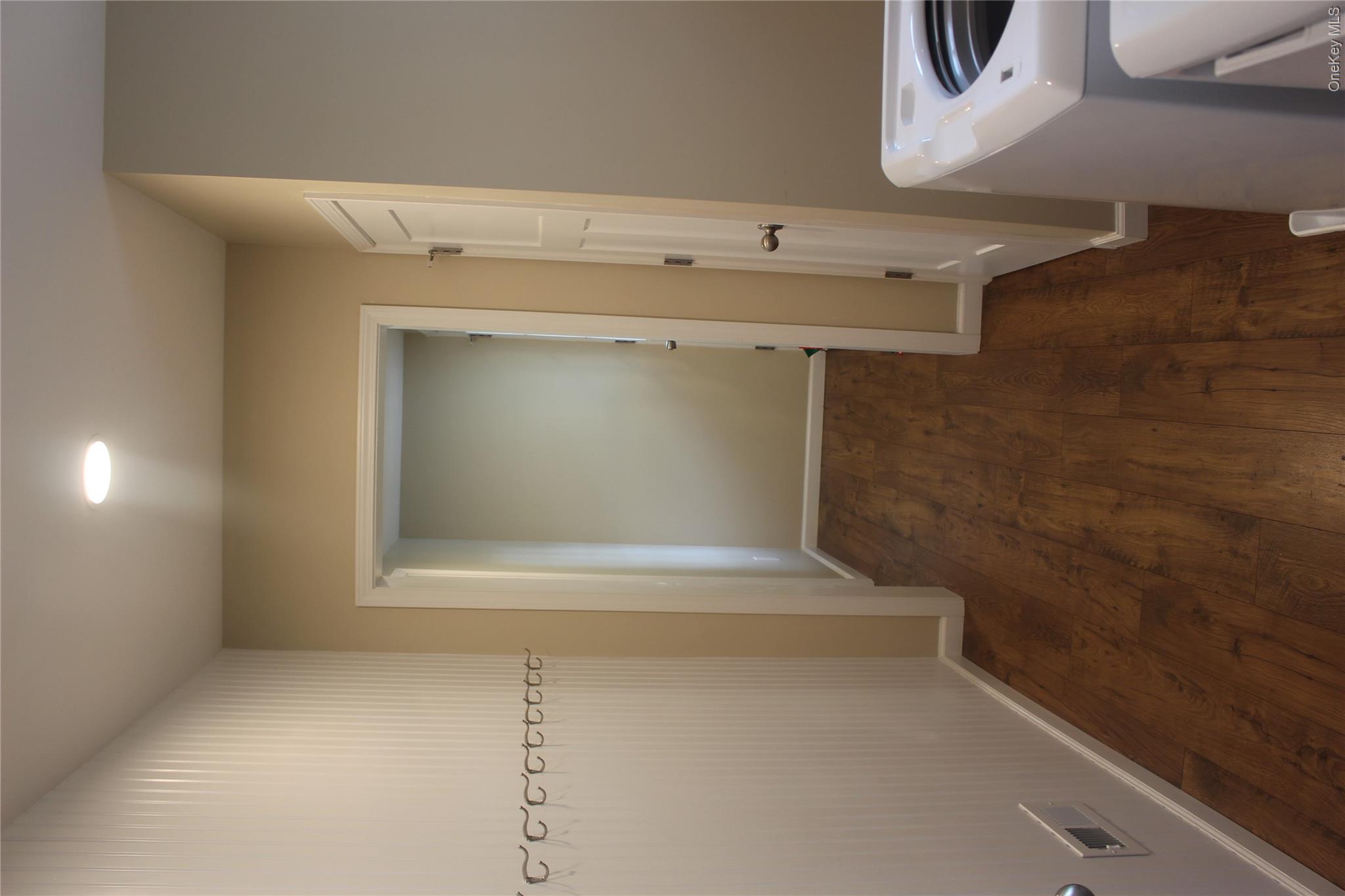 17 Bank Street Property Photo 8