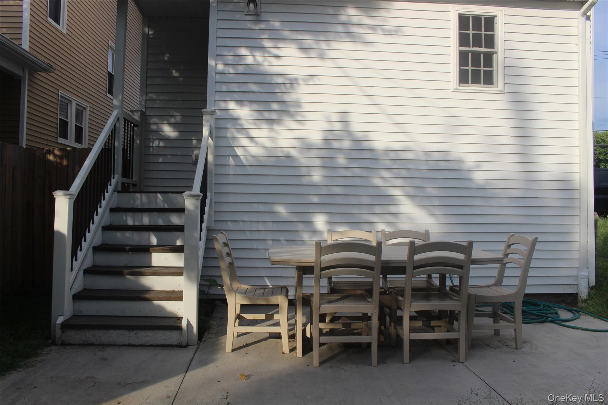 17 Bank Street Property Photo 11