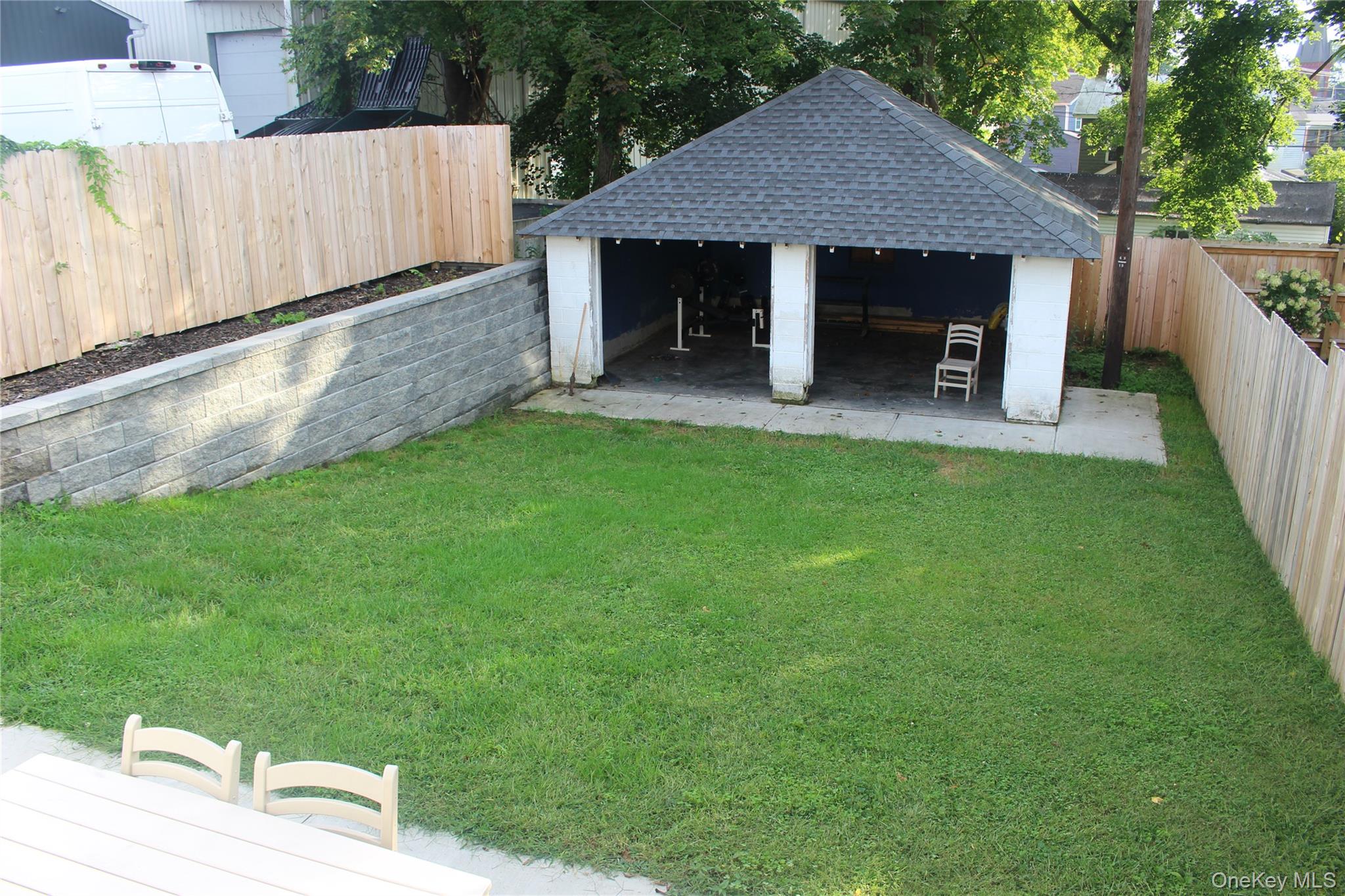 17 Bank Street Property Photo 12