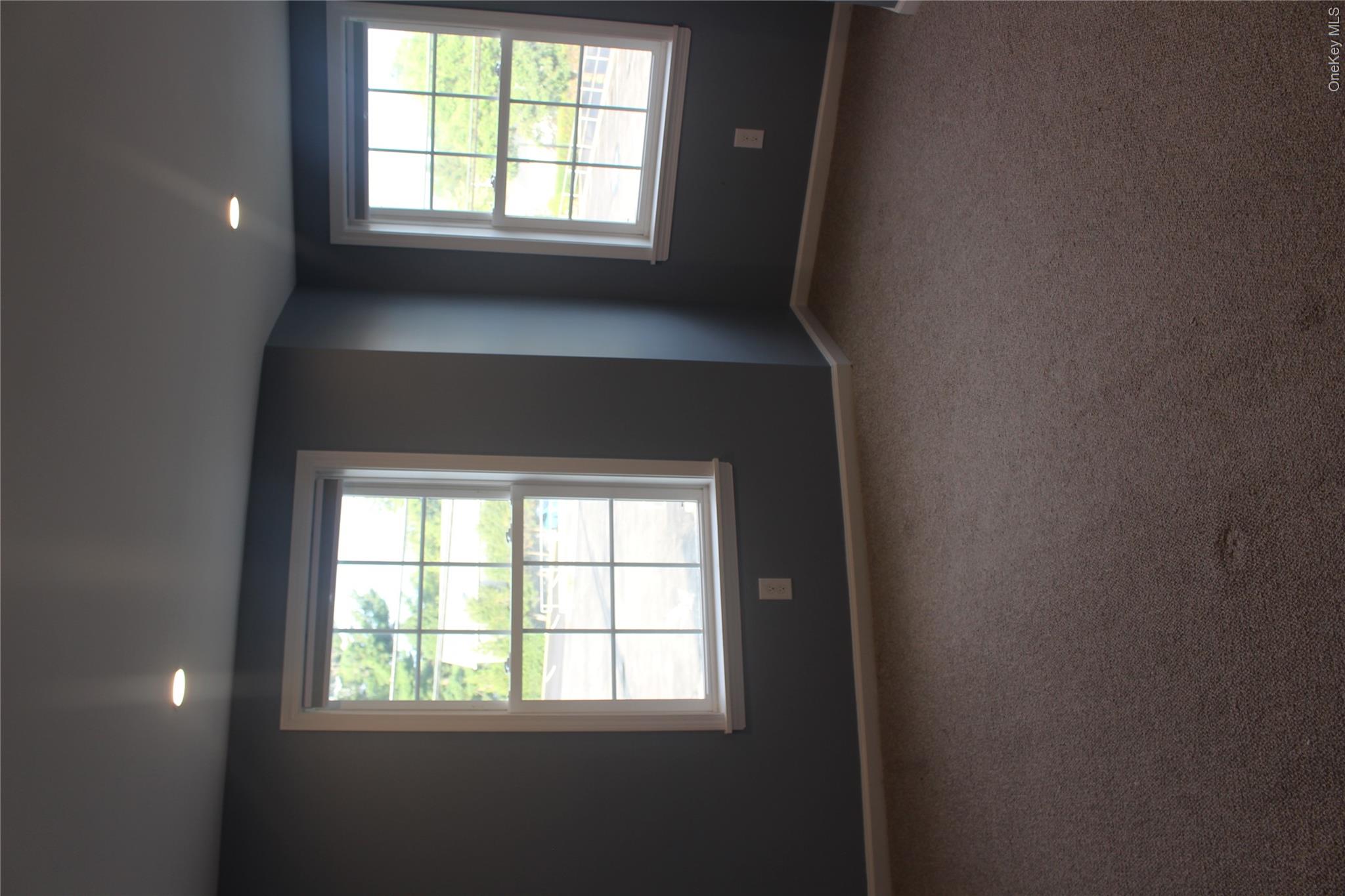 17 Bank Street Property Photo 17