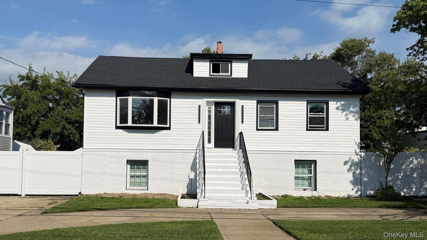 605 S Ocean Avenue Property Photo 1