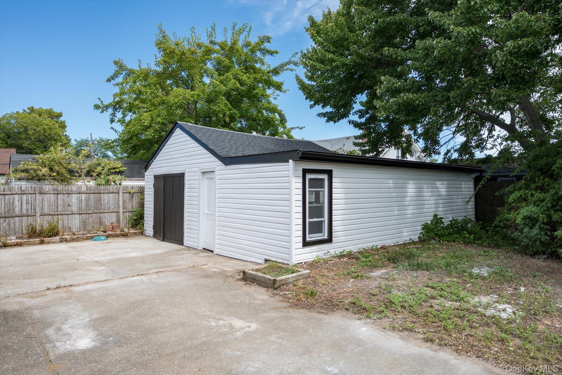 605 S Ocean Avenue Property Photo 28
