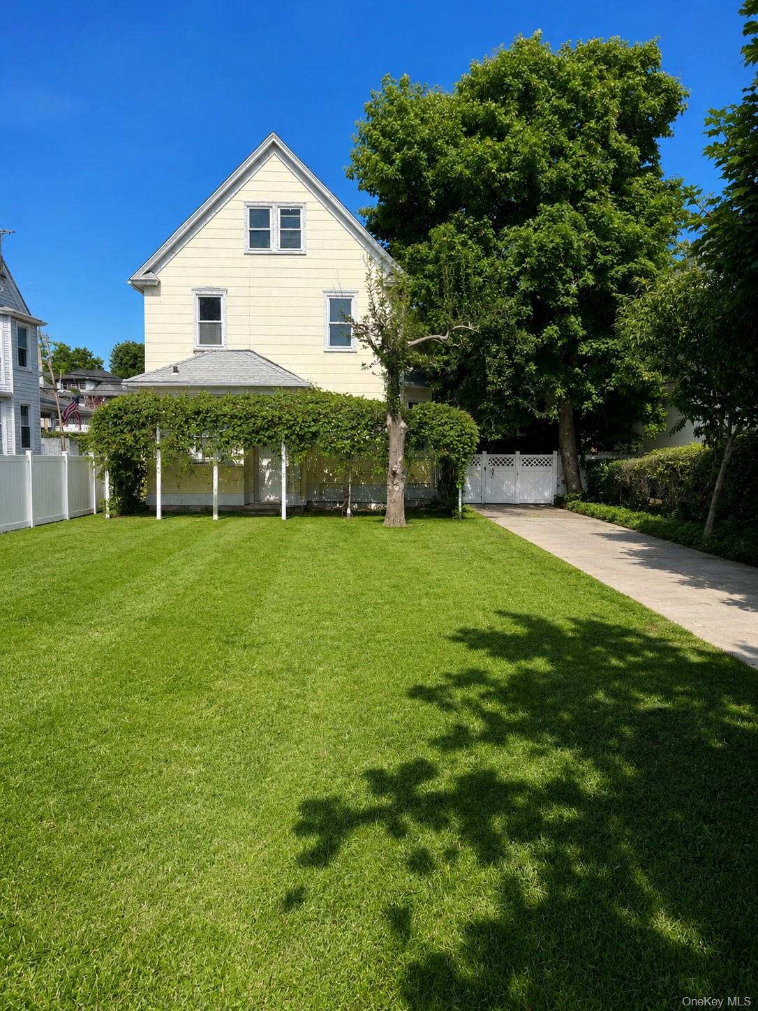213 Washington Avenue Property Photo 2