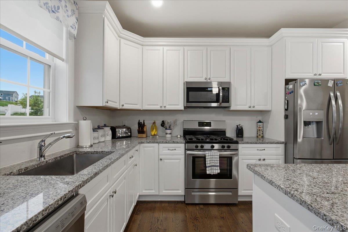 16 Kensington Lane Property Photo 23