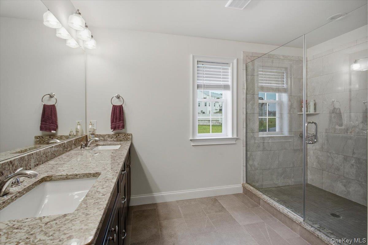16 Kensington Lane Property Photo 33