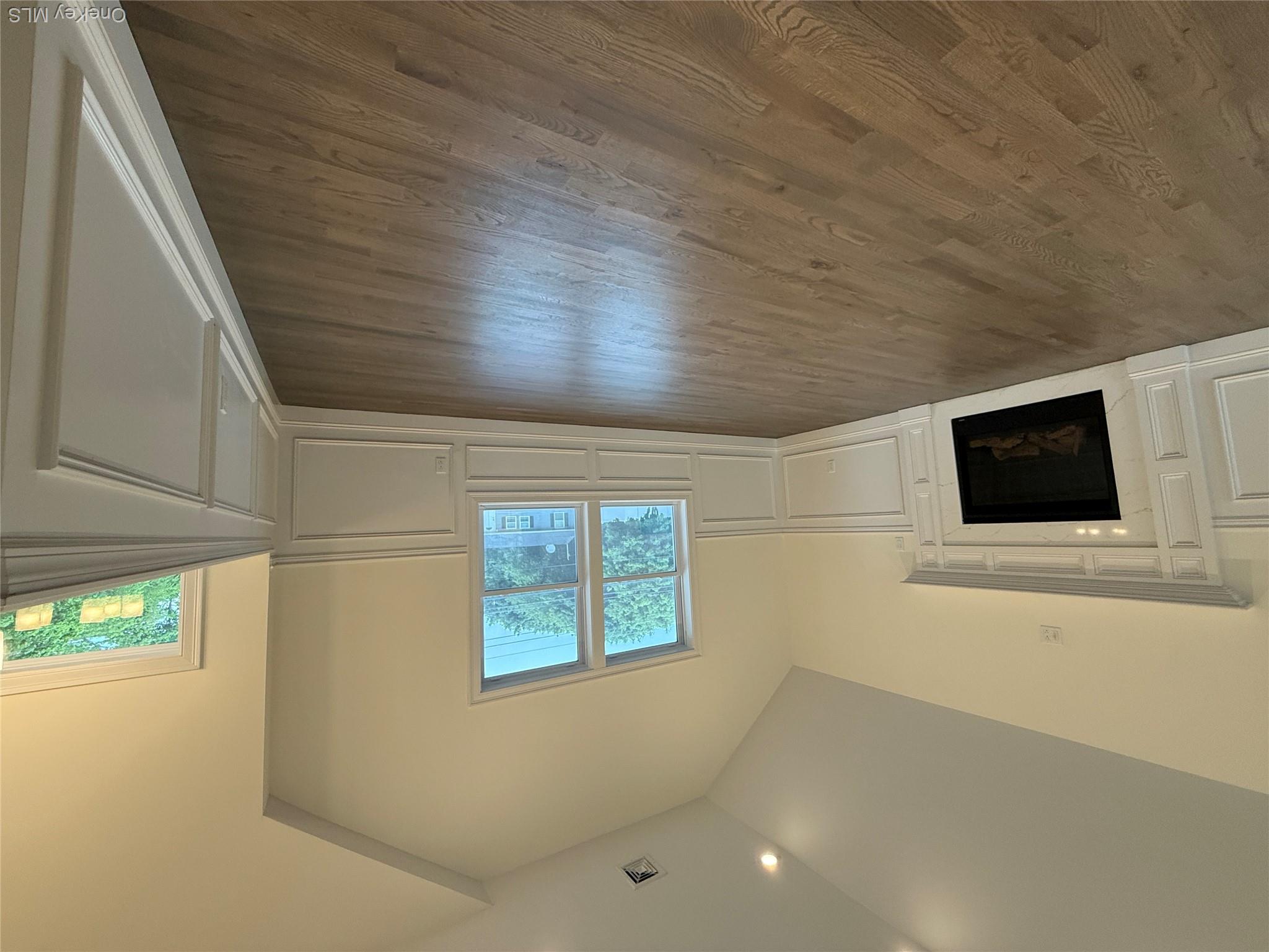 129 Southaven Avenue Property Photo 4