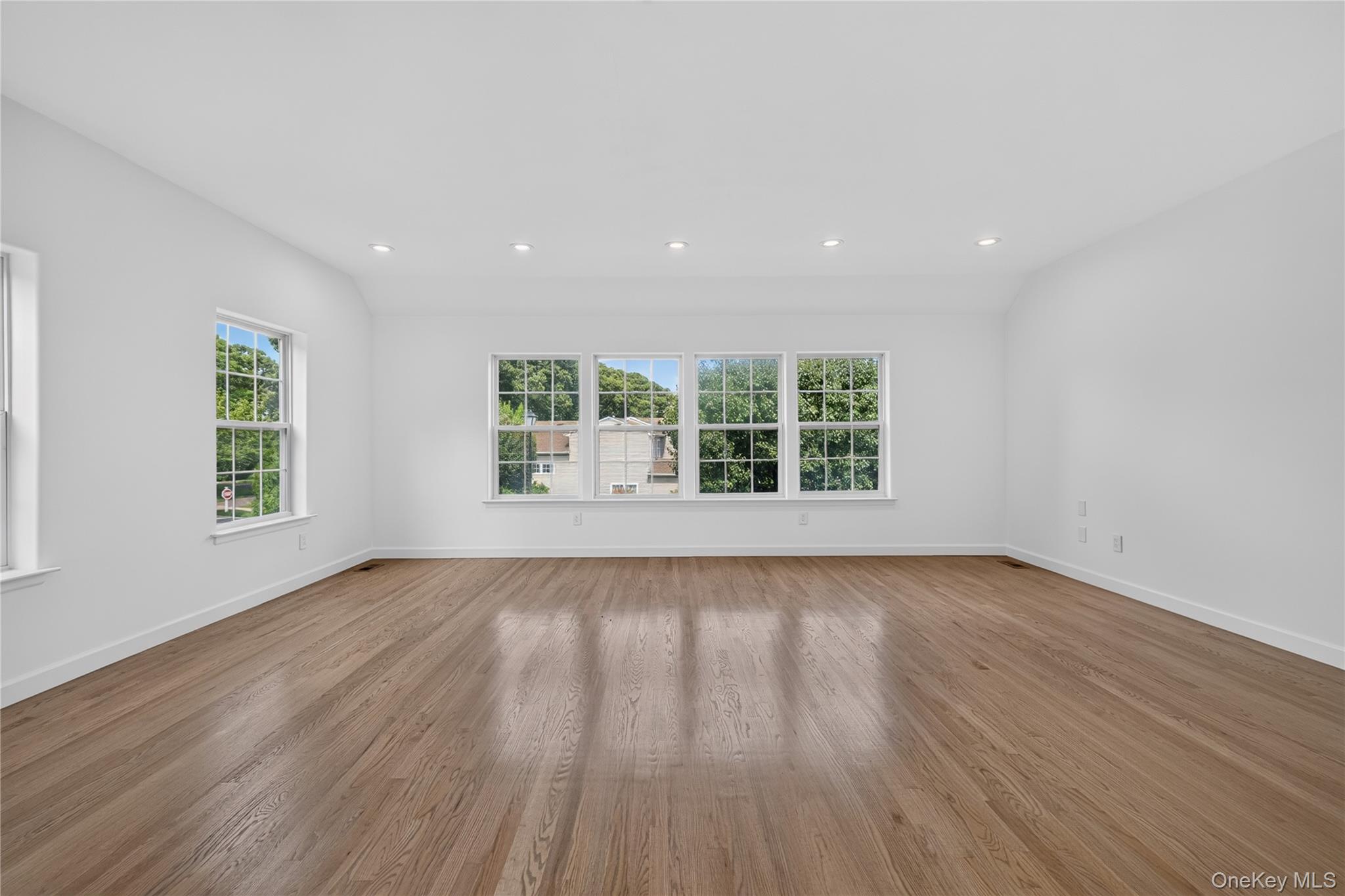 26 Hamlet Drive Property Photo 17