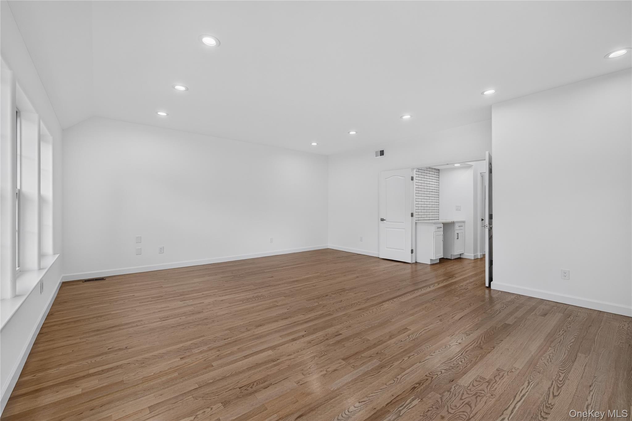 26 Hamlet Drive Property Photo 18
