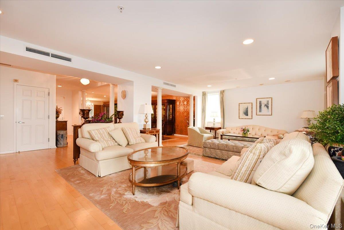 100 Harbor View Drive 630 Property Photo 3