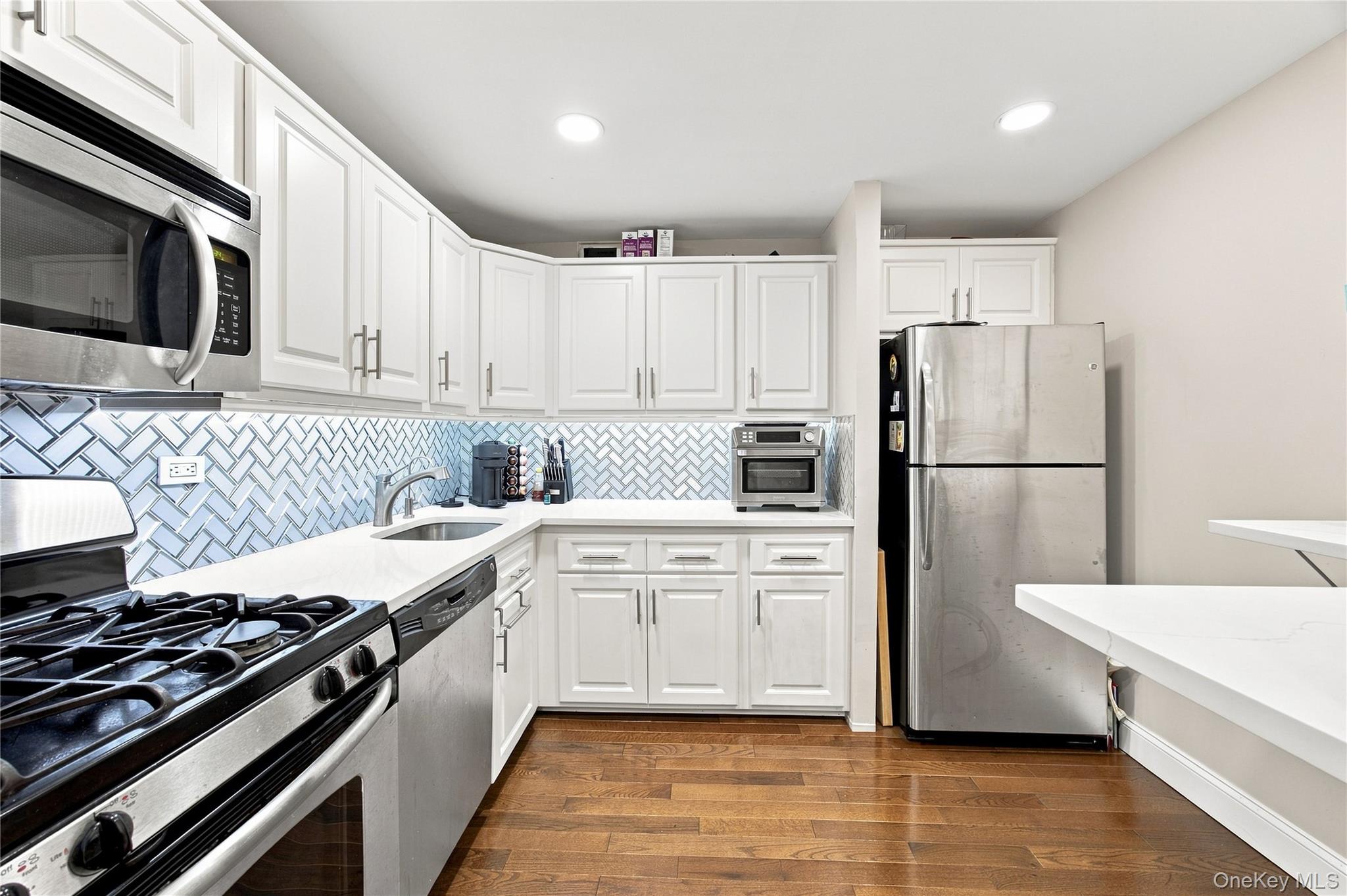 1 Bay Club Drive 3e Property Photo 7