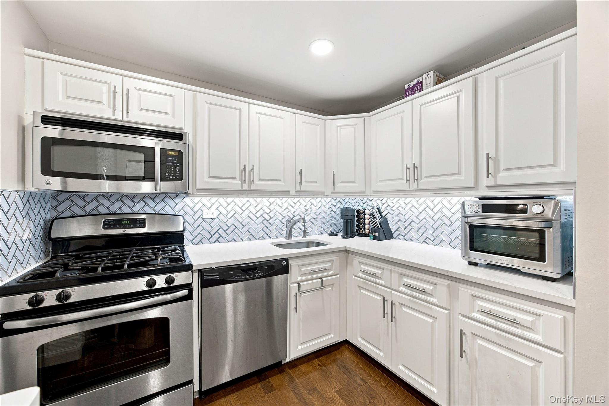 1 Bay Club Drive 3e Property Photo 8