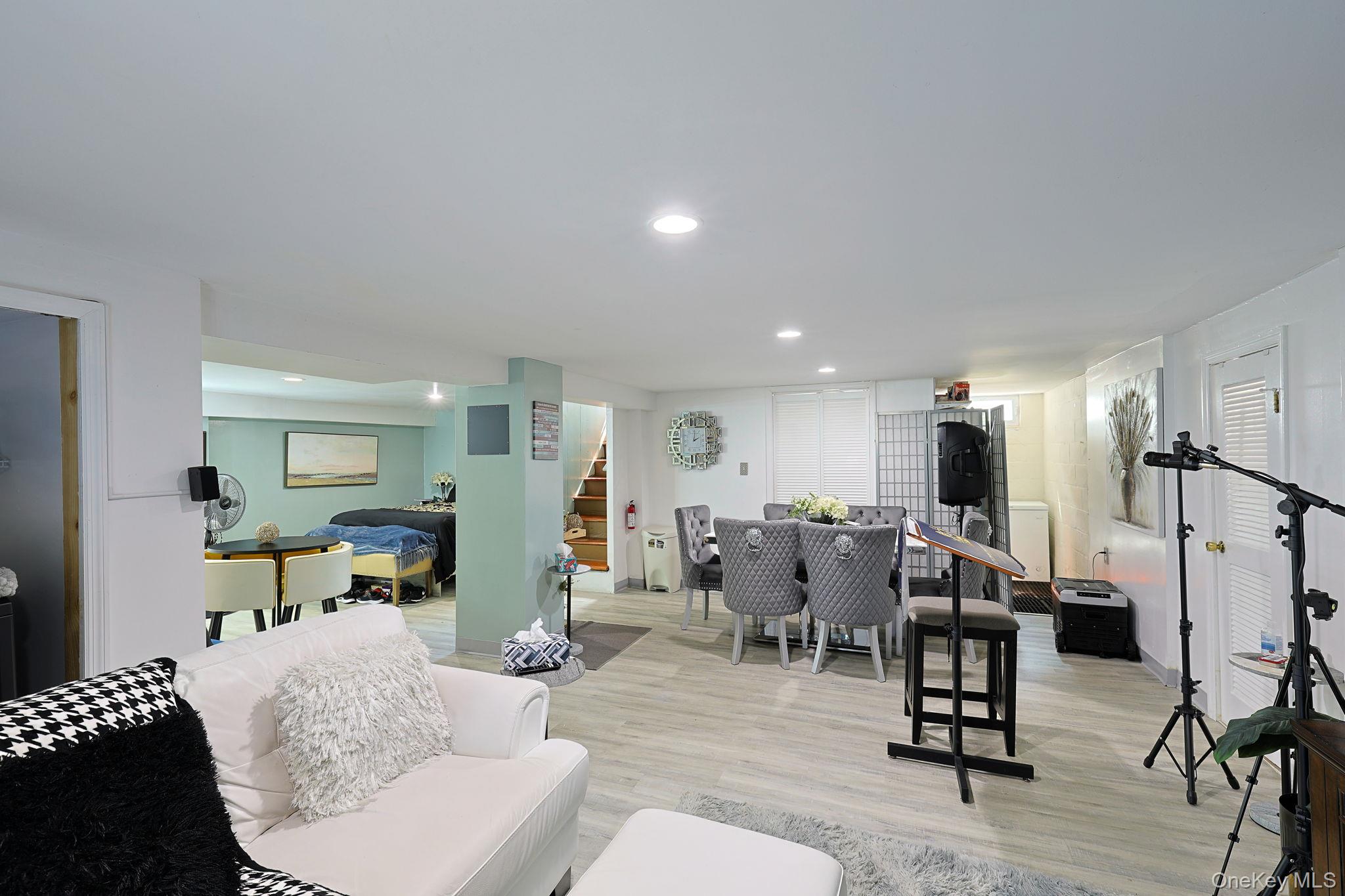 42 Streit Avenue Property Photo 19