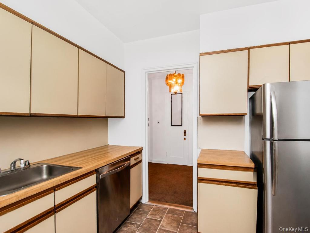 306 E Mosholu Parkway 4f Property Photo 7