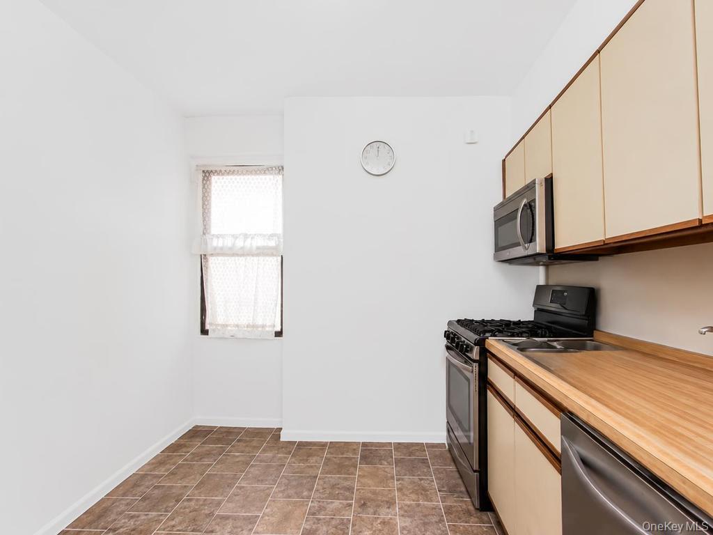 306 E Mosholu Parkway 4f Property Photo 8