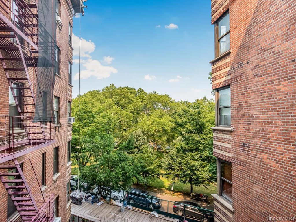 306 E Mosholu Parkway 4f Property Photo 16