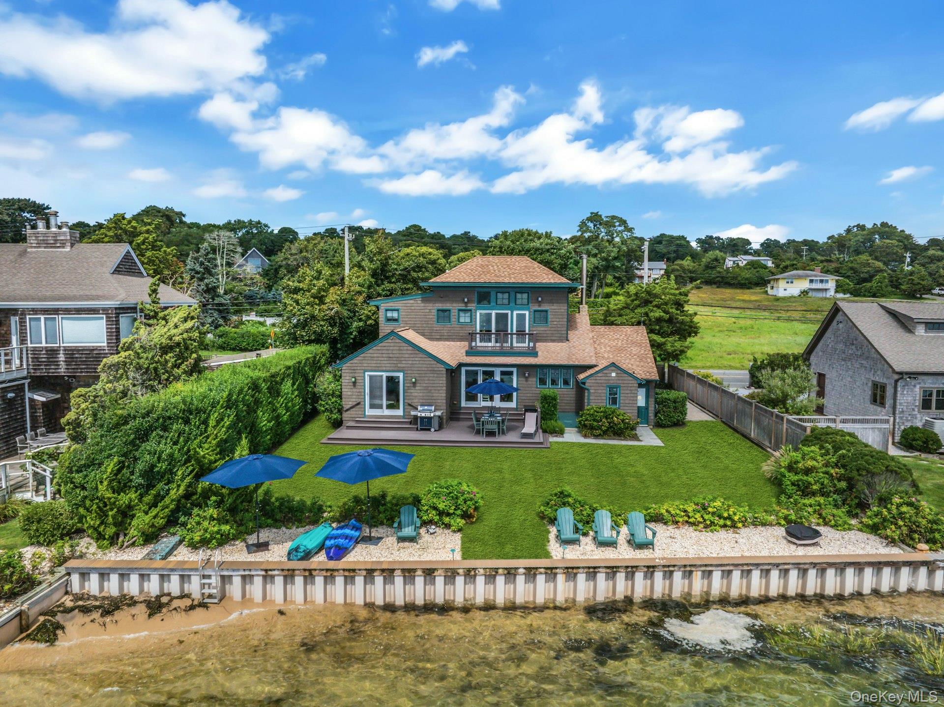 310 E Montauk Highway Property Photo 2